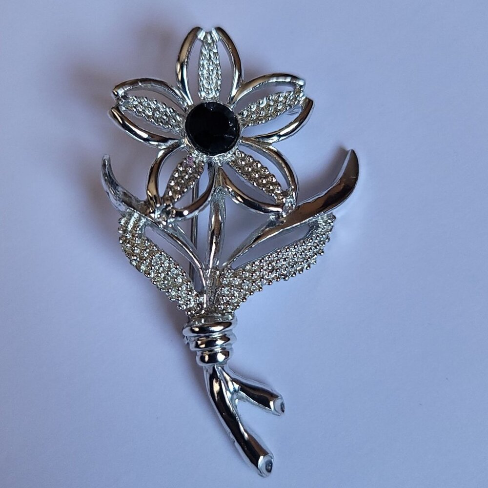 Vintage Sarah Coventry Silver Tone Flower Brooch With Black Rhinestone